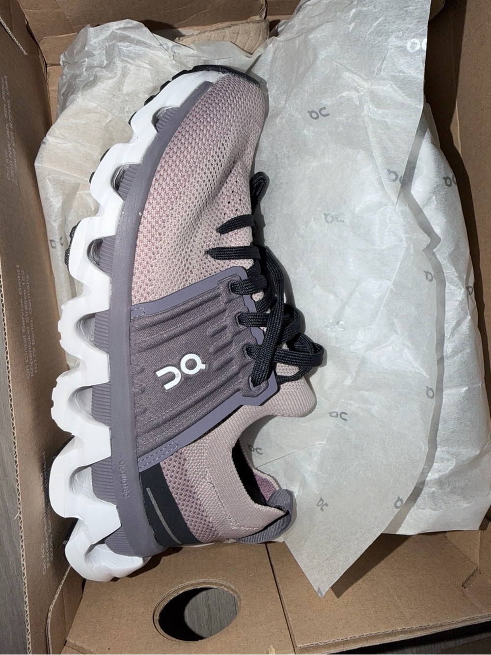 On Running Cloud Sneaker in Mauve and Gray